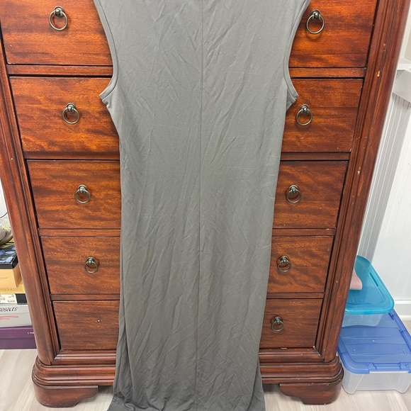 Sleeveless dress - Picture 2 of 2